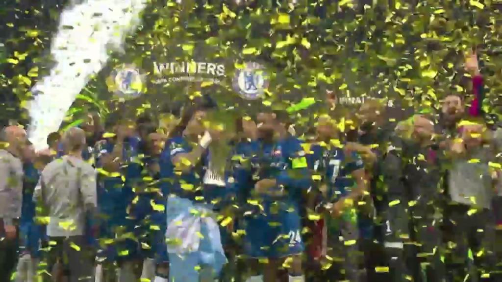 ?榮耀藍(lán)軍！歐協(xié)聯(lián)奪冠捧杯！里斯-詹姆斯高舉獎(jiǎng)杯全隊(duì)?wèi)c祝